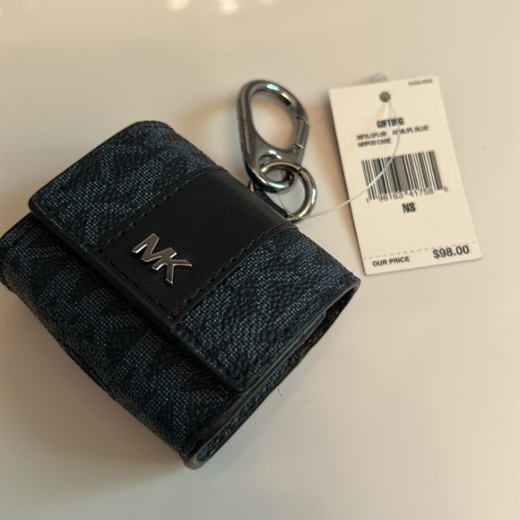 New! Michael Kors AirPods Case - Picture 8 of 11